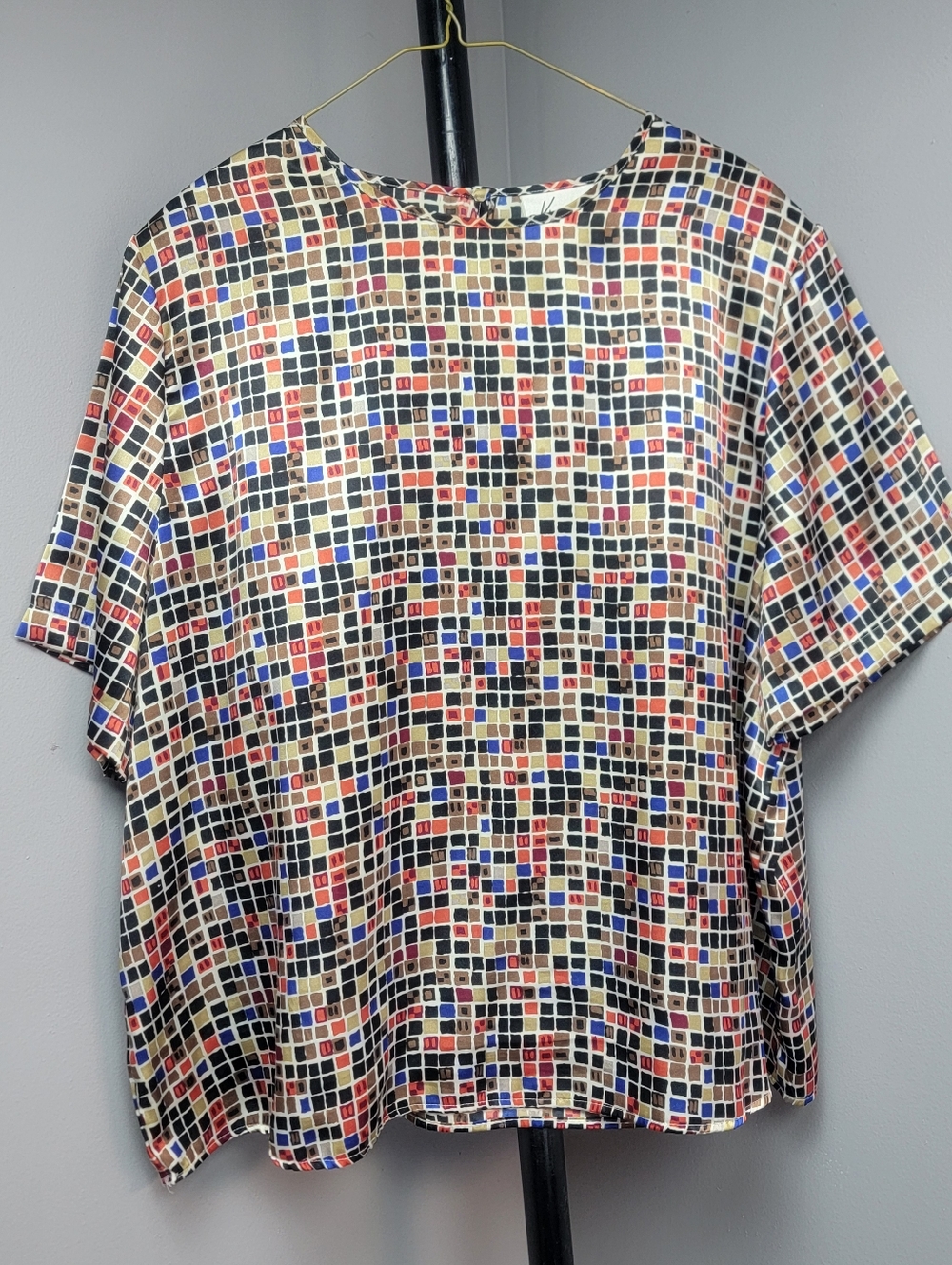 Vtg Blouse Top Shirt Women 2X White Black Red Multicolor Short Sleeve Round Neck